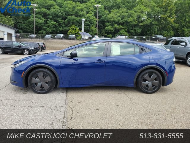 Used 2024 Toyota Prius LE FWD image 2