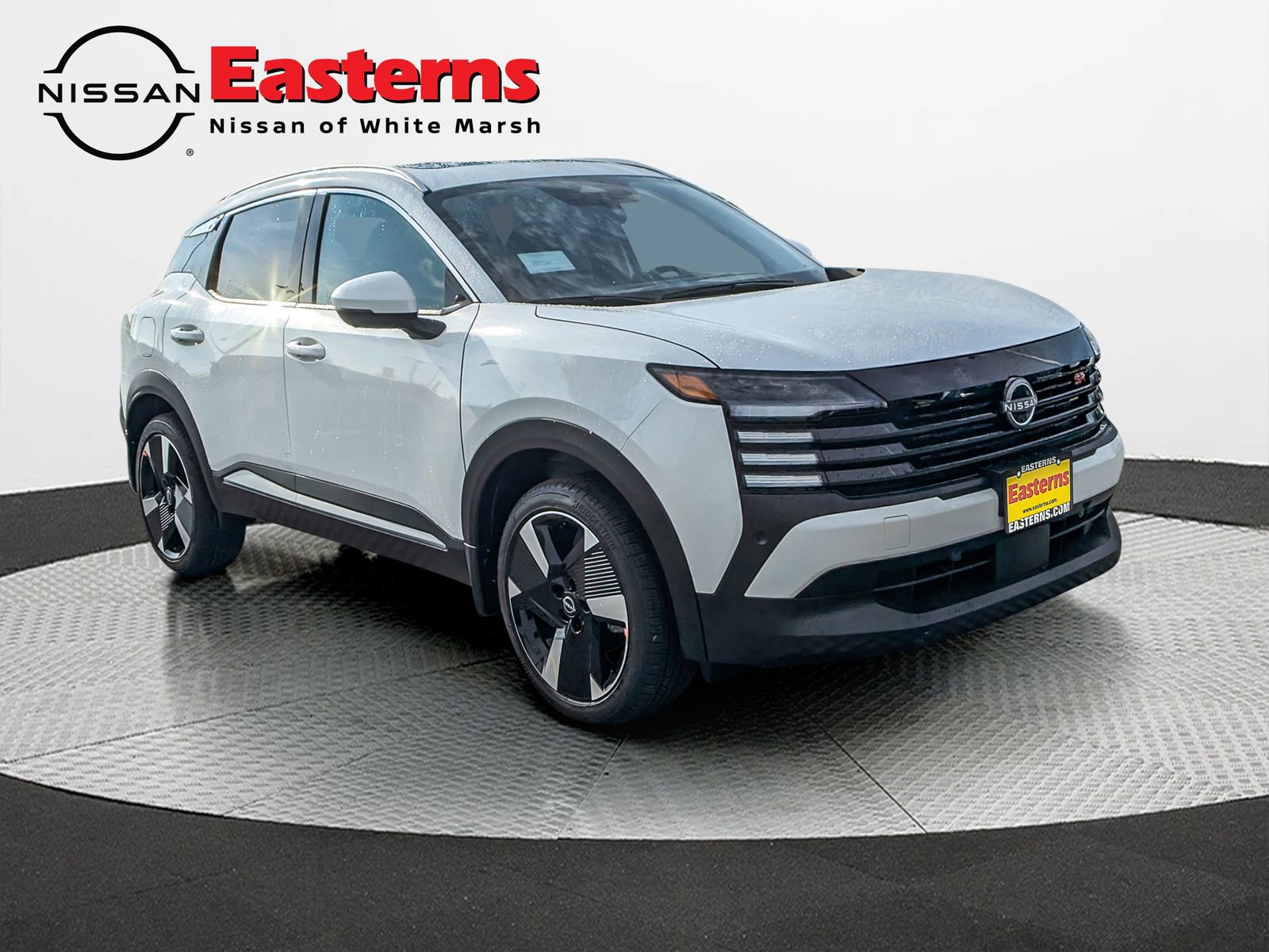 New 2025 Nissan Kicks SR w/ SR Premium Package AWD/4WD image 9