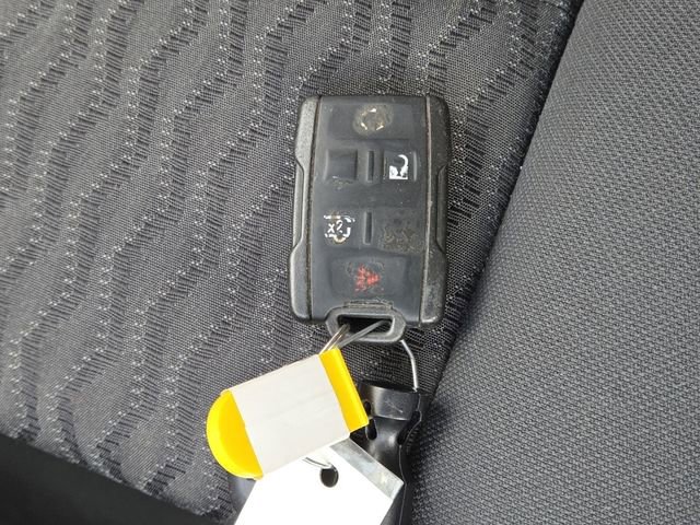 Used 2018 Chevrolet Tahoe LS w/ Enhanced Driver Alert Package image 32