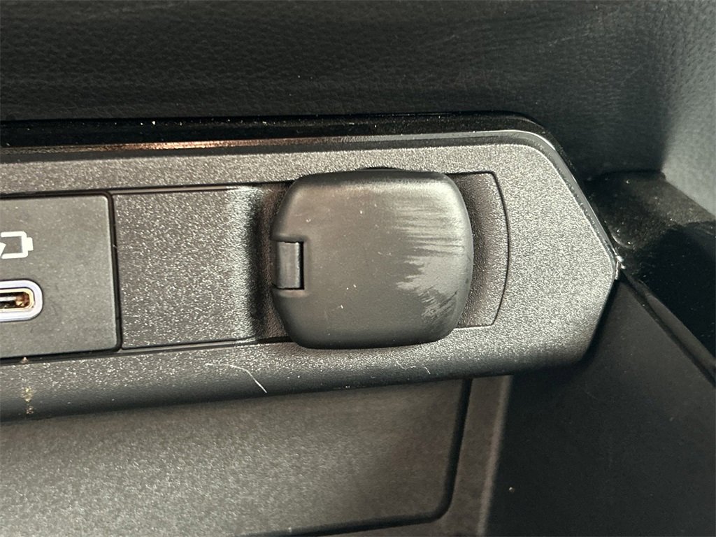 Used 2024 Toyota Prius Limited image 33