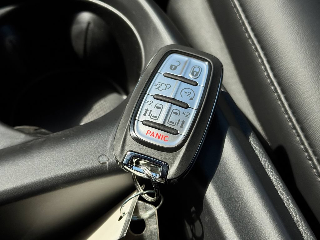 New 2026 Chrysler Pacifica Select FWD image 29