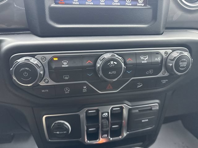 Used 2021 Jeep Wrangler Unlimited Sahara AWD/4WD image 17