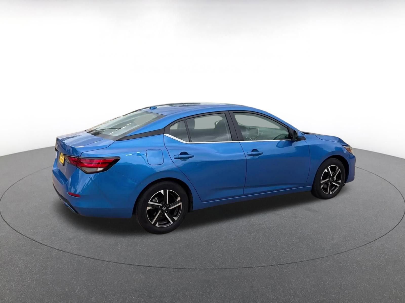 Used 2025 Nissan Sentra SV image 14