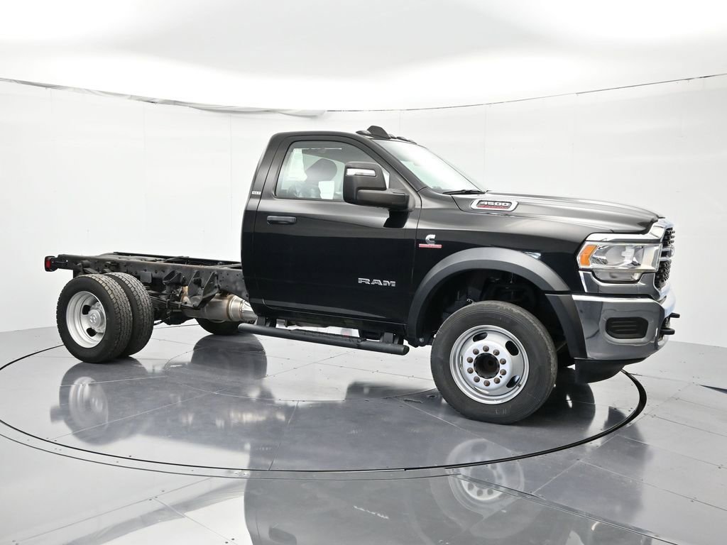 Used 2023 RAM 4500 SLT w/ Quick Order Package 2YG SLT RWD image 3