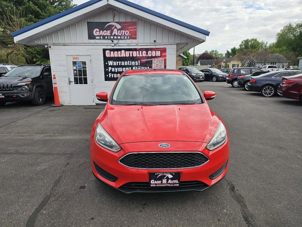 Used 2015 Ford Focus SE FWD image 2