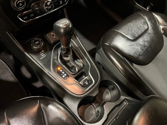 Used 2019 Jeep Cherokee Latitude Plus w/ Comfort/Convenience Group AWD/4WD image 31
