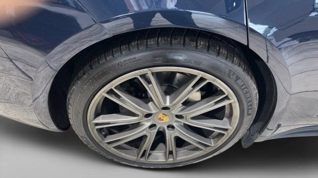 Used 2018 Porsche Panamera 4S AWD/4WD image 8