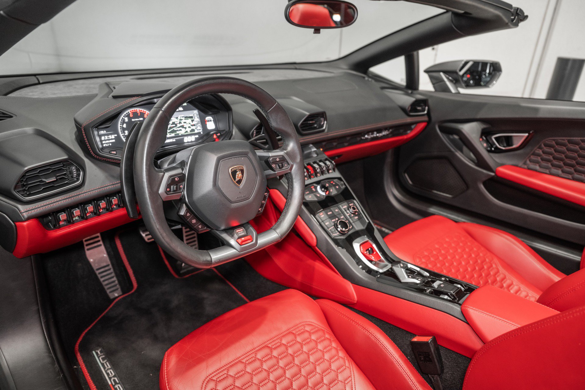 Used 2016 Lamborghini Huracan LP 610-4 AWD/4WD image 13