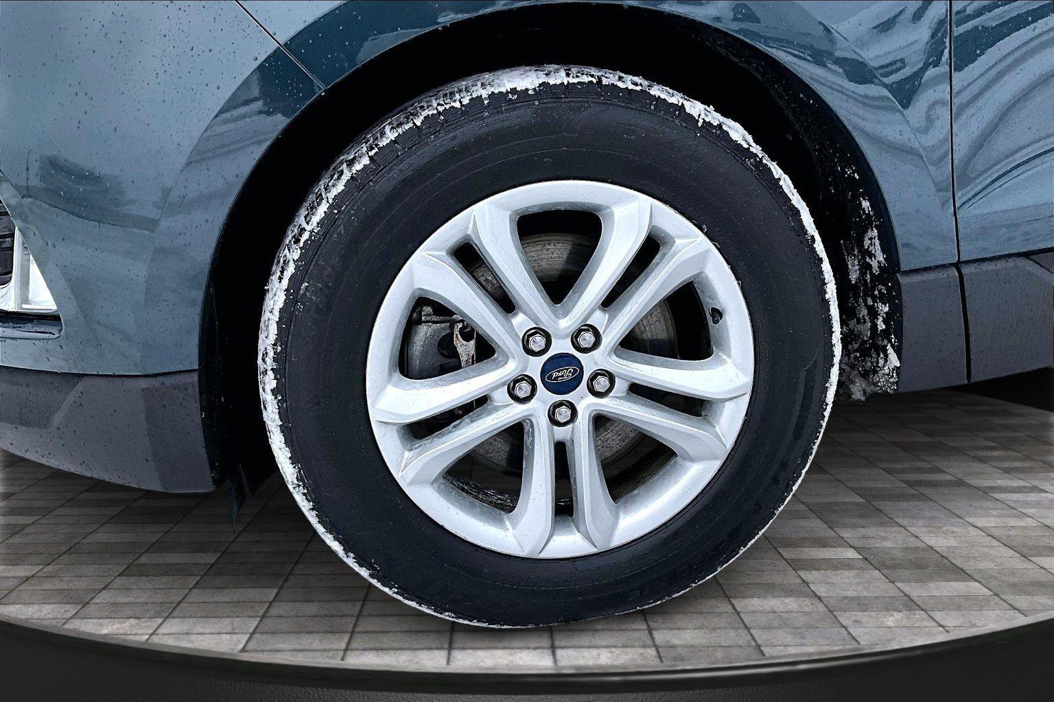 Used 2019 Ford Edge SEL w/ Equipment Group 201A image 25