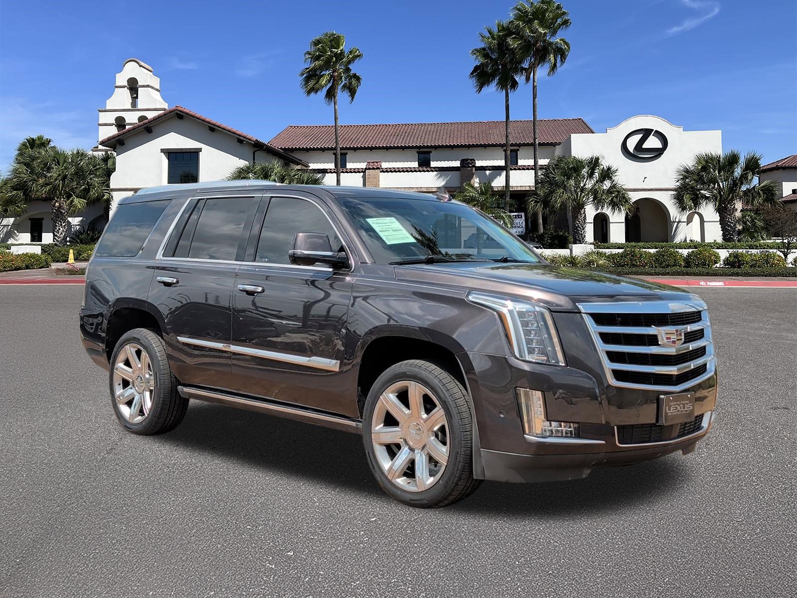 Used 2017 Cadillac Escalade Premium Luxury RWD image 1