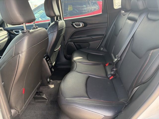 Used 2025 Jeep Compass Trailhawk AWD/4WD image 7
