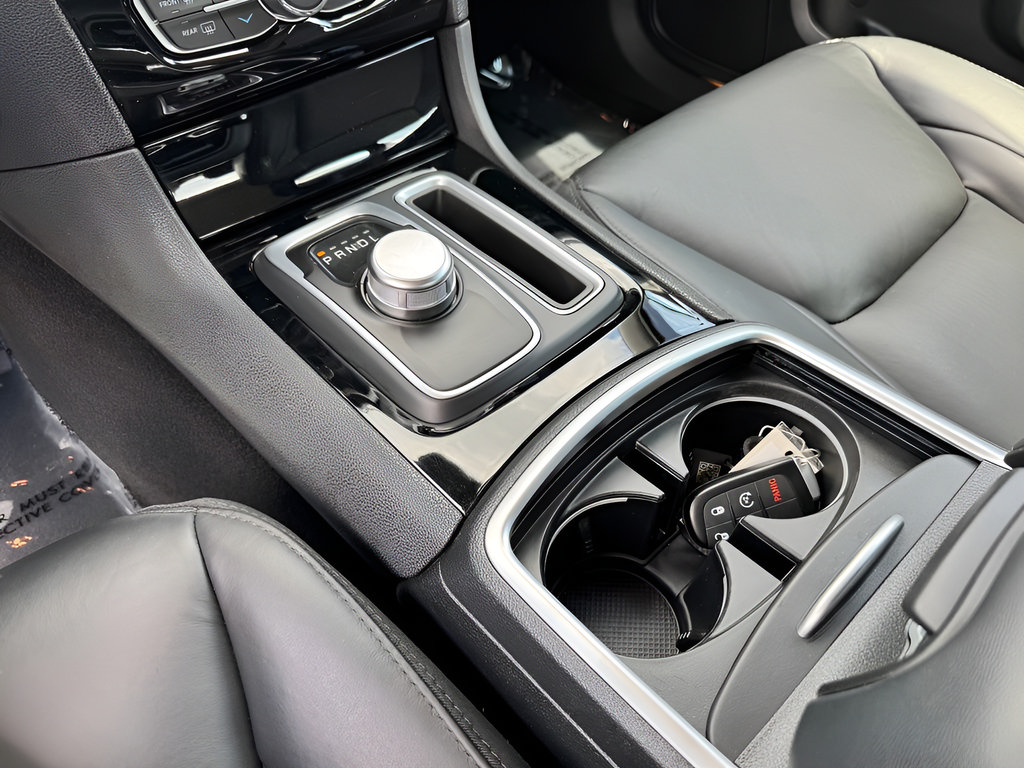 Used 2023 Chrysler 300 Touring L RWD image 33
