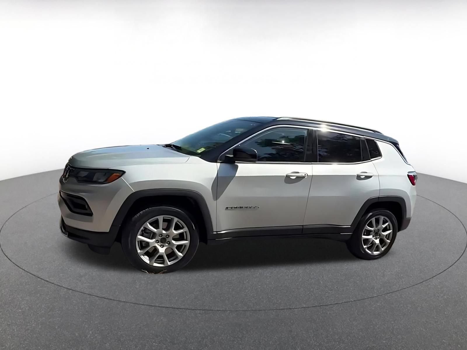 Used 2025 Jeep Compass Limited AWD/4WD image 8