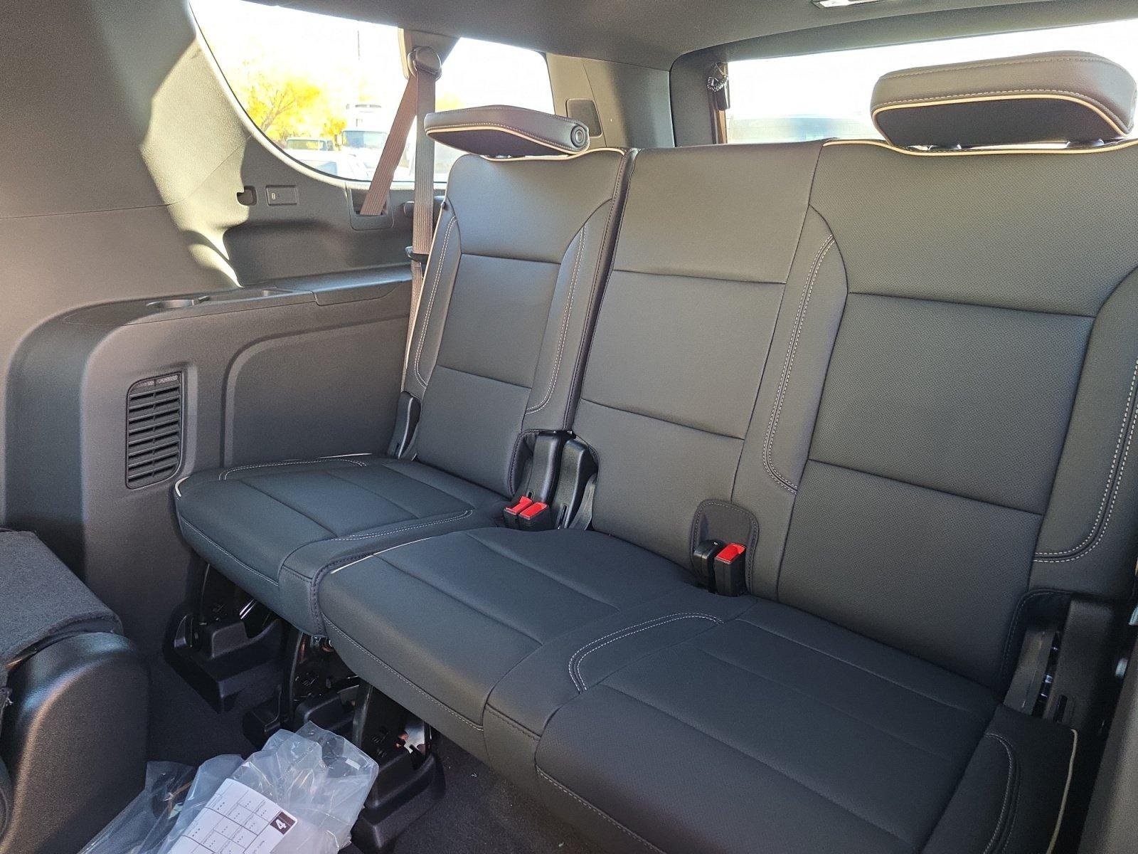 New 2026 Chevrolet Suburban Premier w/ Sun And Tow Package AWD/4WD image 19