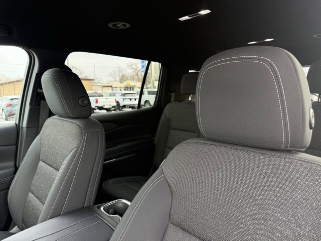 Used 2025 Chevrolet Traverse LT image 7