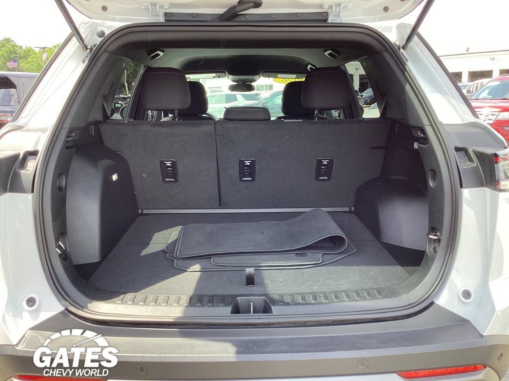 Used 2026 Chevrolet Equinox LT FWD image 11