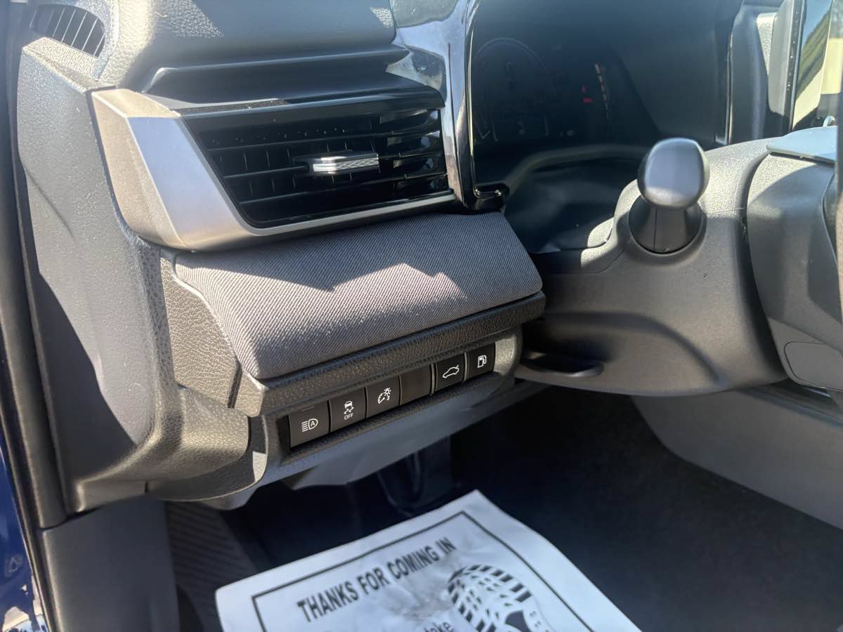 Used 2025 Toyota Camry LE FWD image 18
