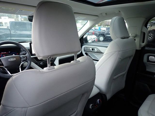 Certified 2025 Ford Explorer Platinum w/ LUX Leather Package image 17