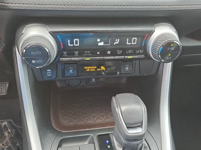Used 2020 Toyota RAV4 Limited FWD image 25