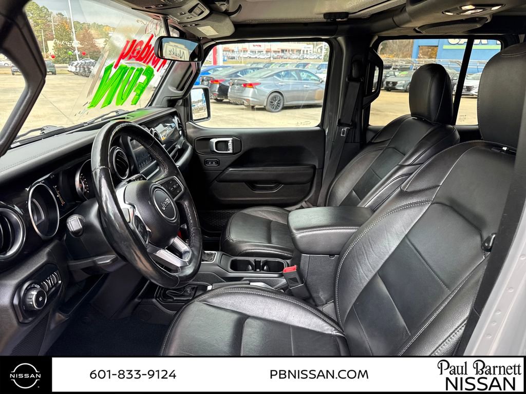 Used 2020 Jeep Wrangler Unlimited Sahara image 28