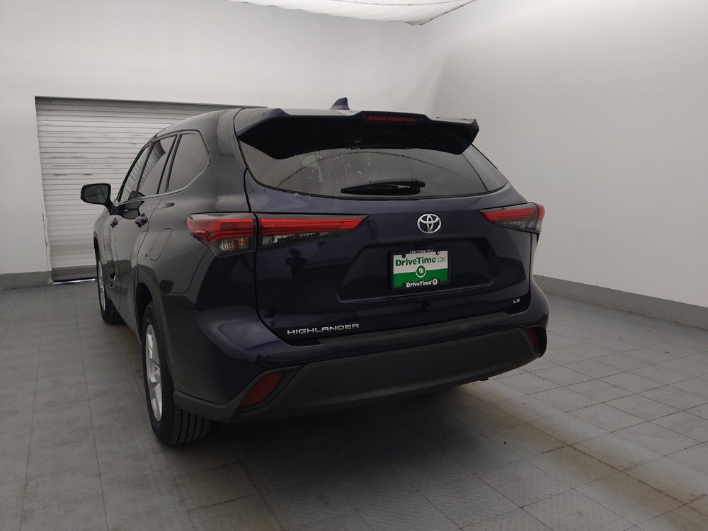 Used 2022 Toyota Highlander LE FWD image 6