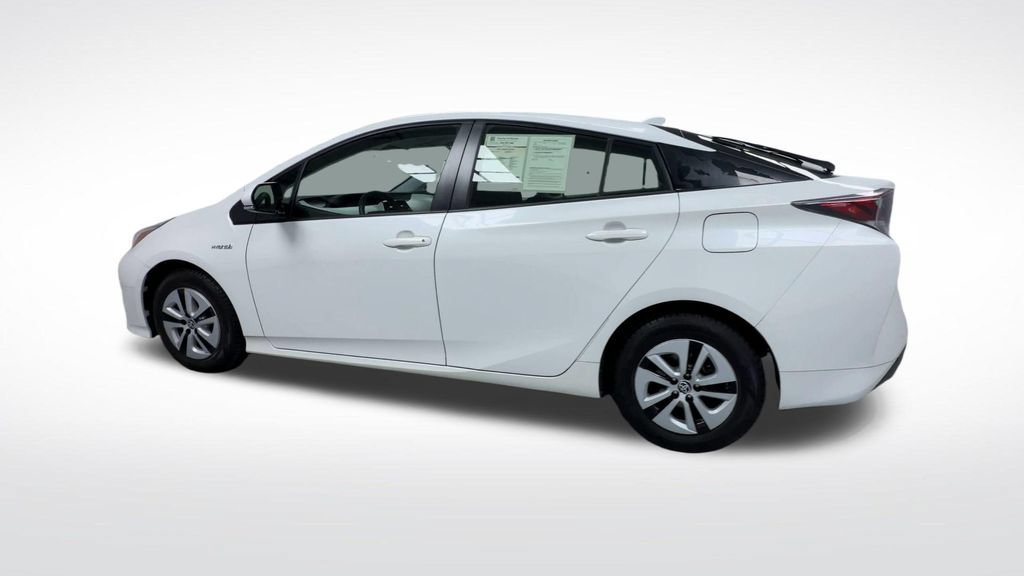 Used 2017 Toyota Prius Four FWD image 5