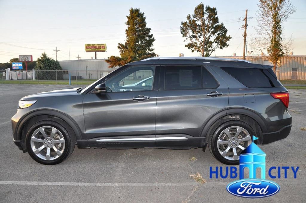 Used 2020 Ford Explorer Platinum w/ Premium Technology Package image 2