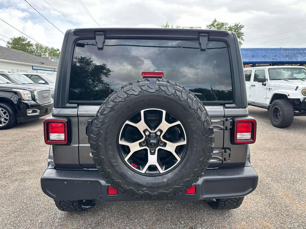 Used 2019 Jeep Wrangler Unlimited Sahara image 7