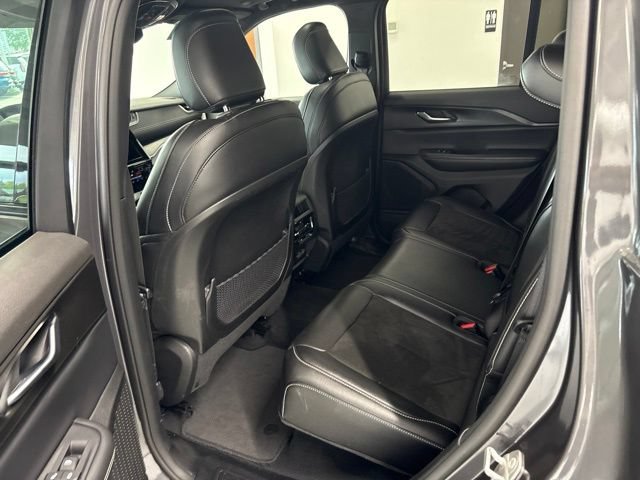 Used 2023 Jeep Grand Cherokee Altitude AWD/4WD image 20