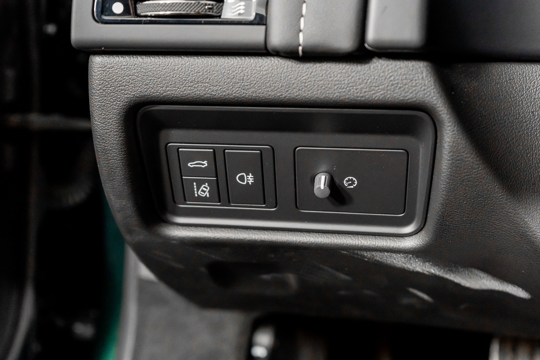 Used 2023 Jaguar F-TYPE R image 40