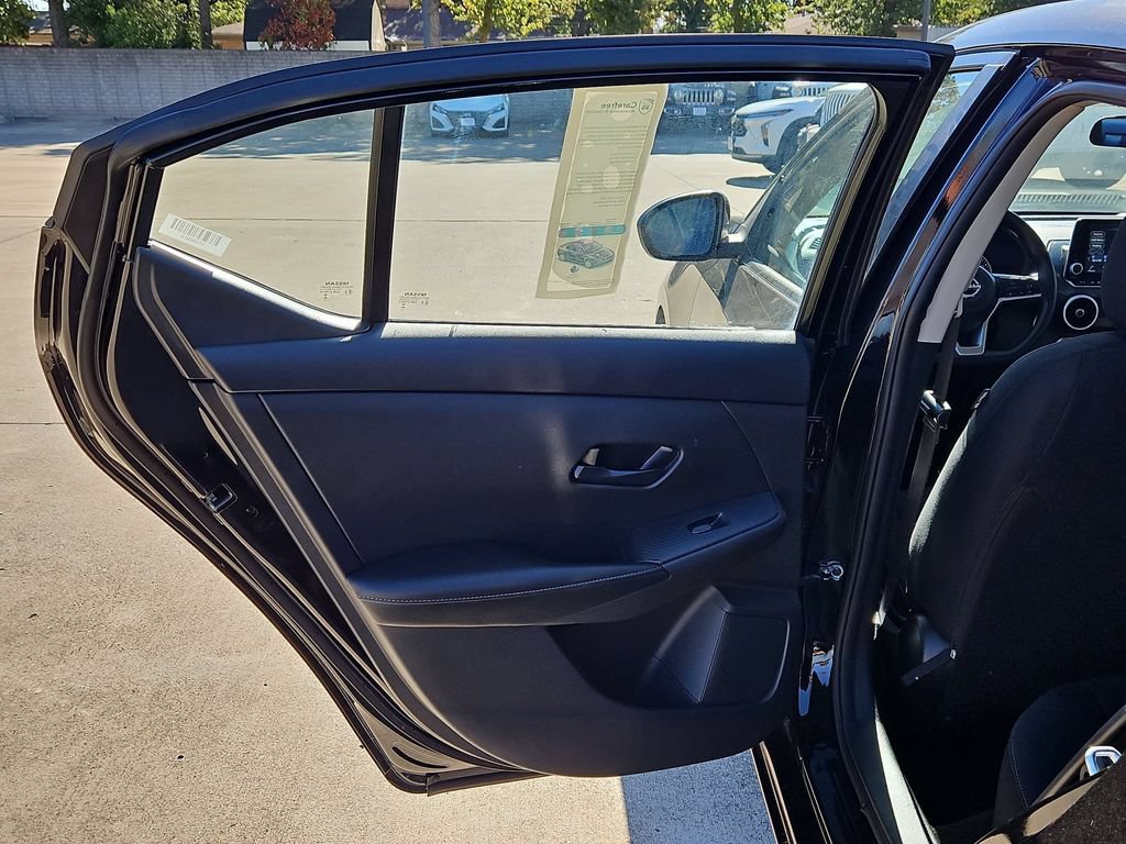 Used 2025 Nissan Sentra SV FWD image 27