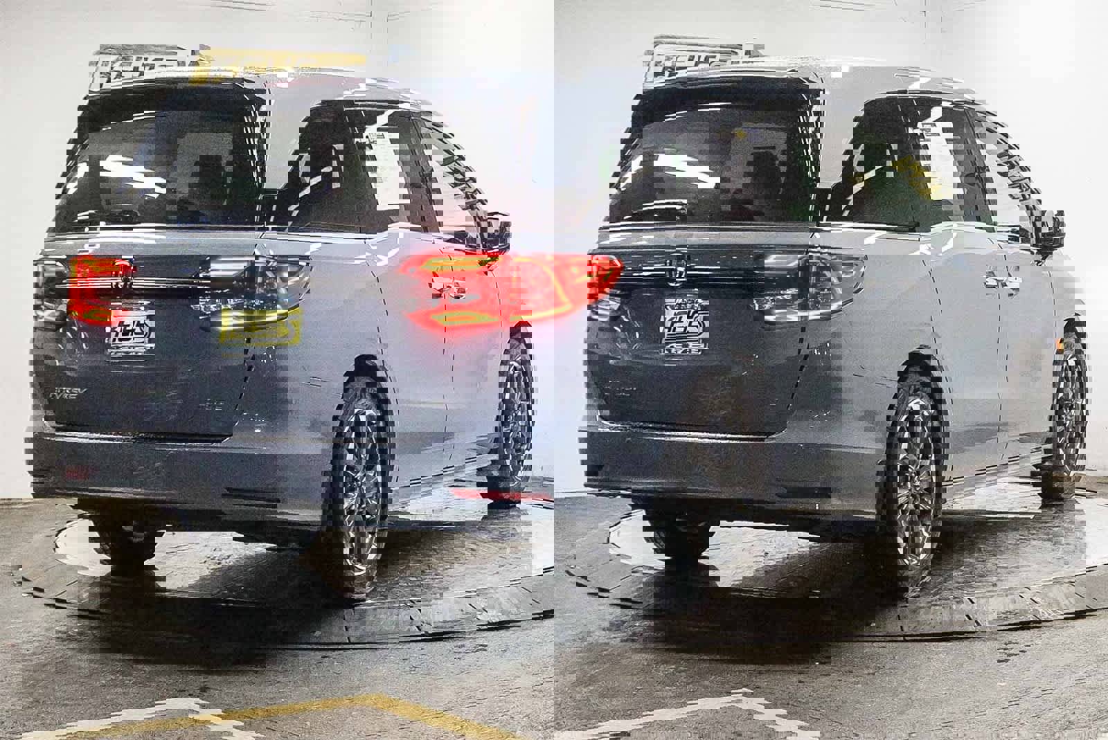 Used 2023 Honda Odyssey Elite image 4