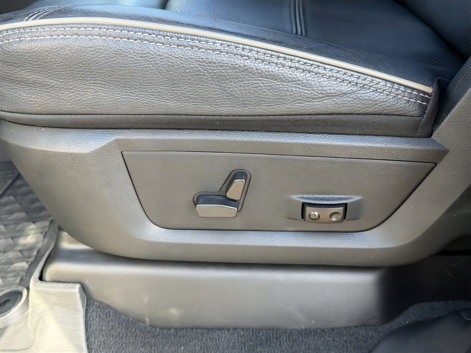 Used 2024 RAM 2500 Limited AWD/4WD image 23