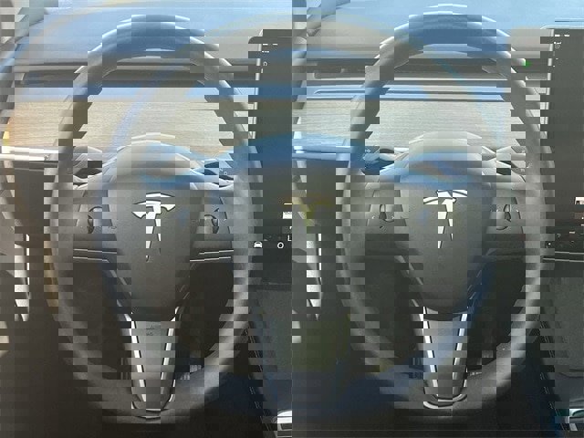 Used 2022 Tesla Model Y Long Range image 13