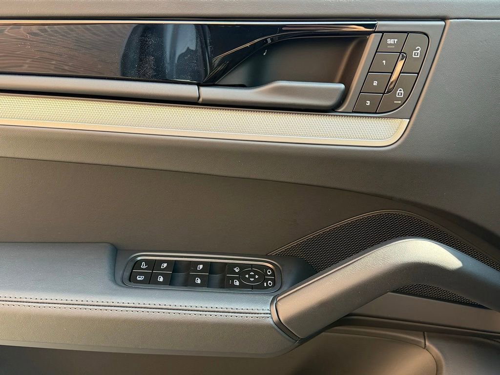 New 2026 Porsche Cayenne S image 17