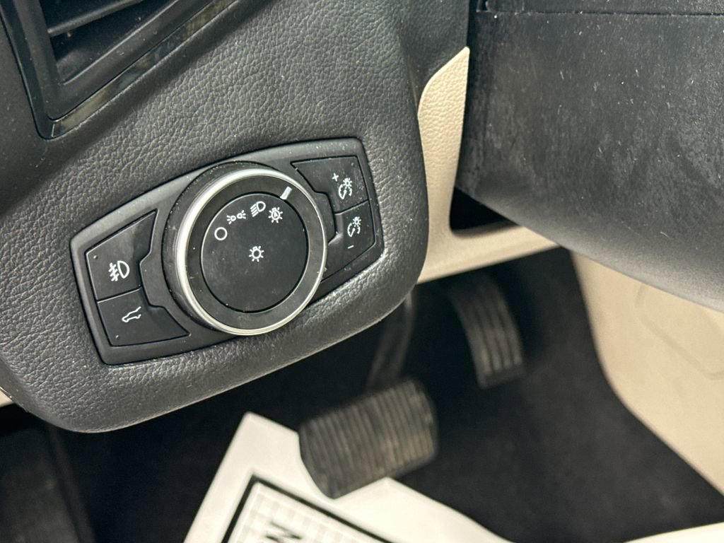 Used 2019 Ford Escape Titanium image 24