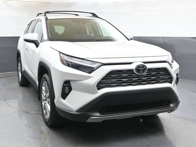 Used 2025 Toyota RAV4 Limited w/ Weather Package AWD/4WD image 8