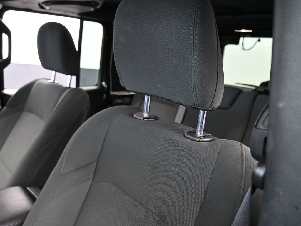 Used 2022 Jeep Wrangler Unlimited Sport image 14