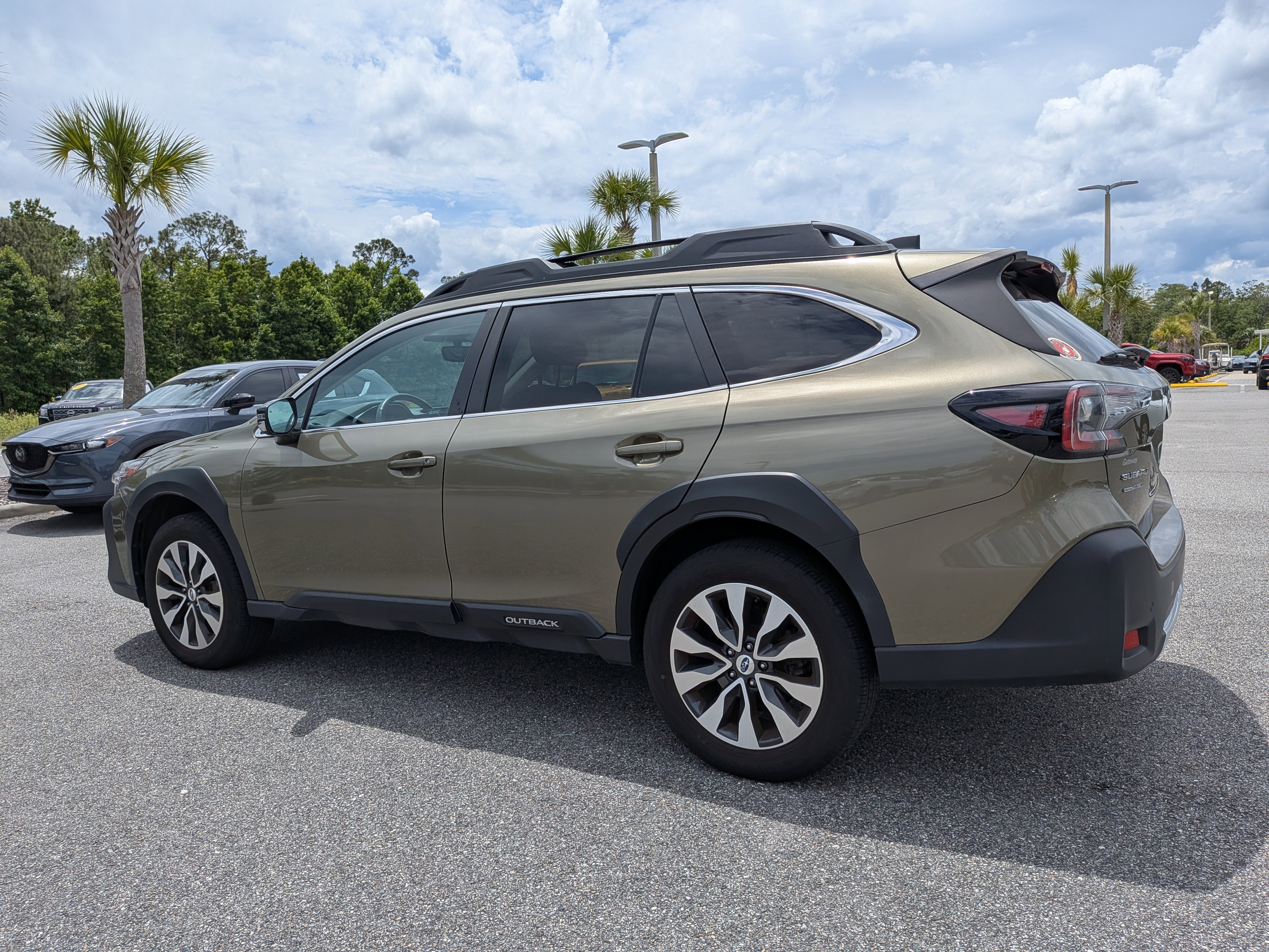 Certified 2023 Subaru Outback Limited AWD/4WD image 5