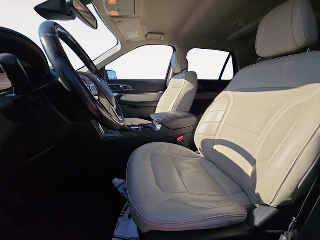 Used 2019 Ford Explorer Limited w/ Limited Luxury Package image 9