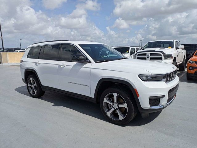 Used 2025 Jeep Grand Cherokee L Limited w/ Trailer Tow Package AWD/4WD video 1