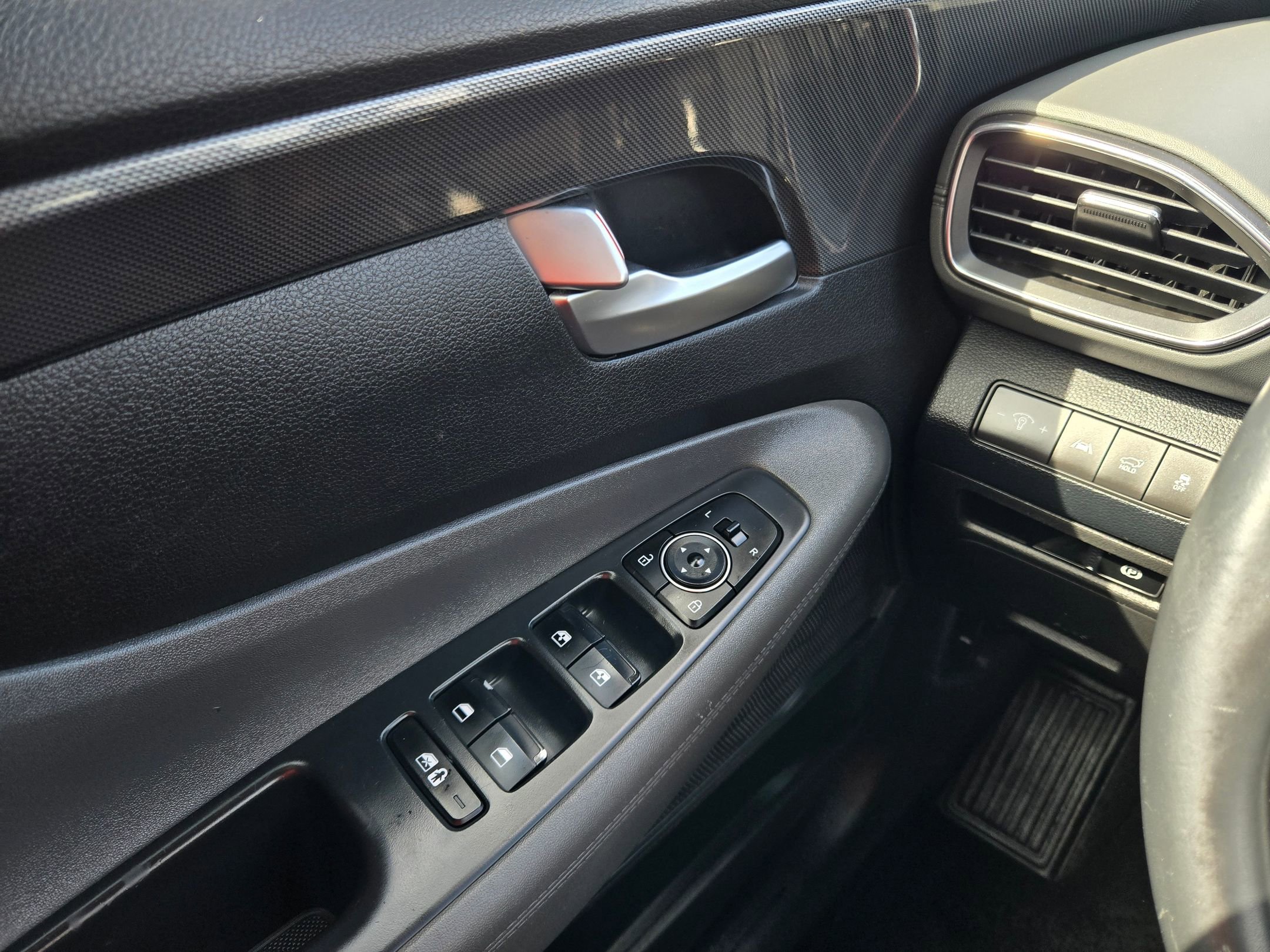 Used 2021 Hyundai Santa Fe SEL w/ Convenience Package image 22