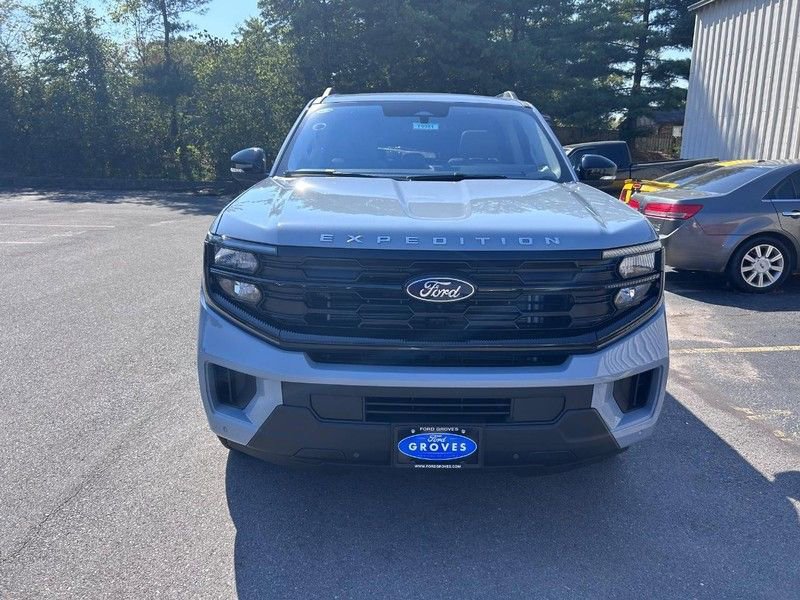 New 2025 Ford Expedition Active image 2