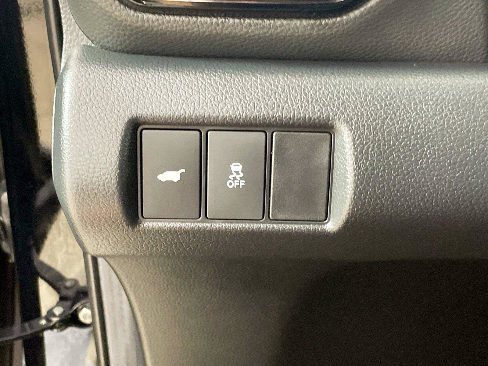 Used 2025 Honda Pilot Touring image 14