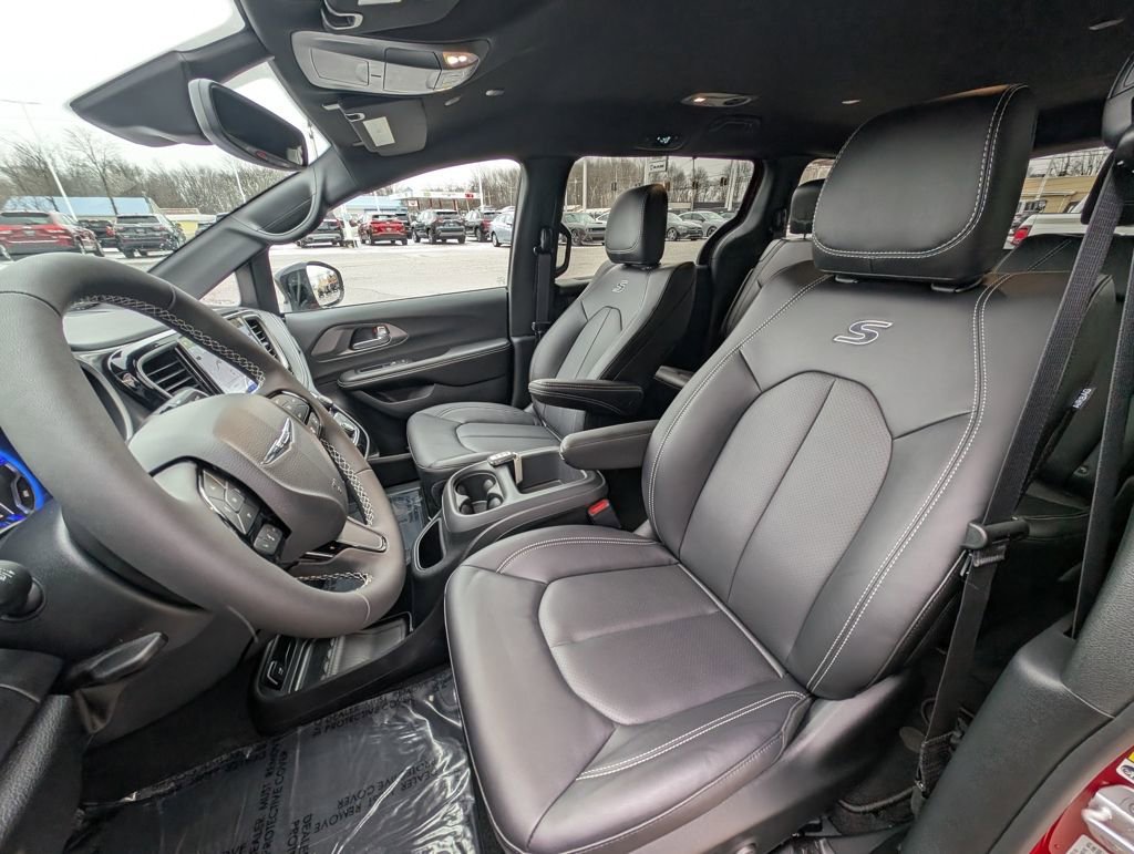 New 2026 Chrysler Pacifica Select w/ S Appearance Package image 14
