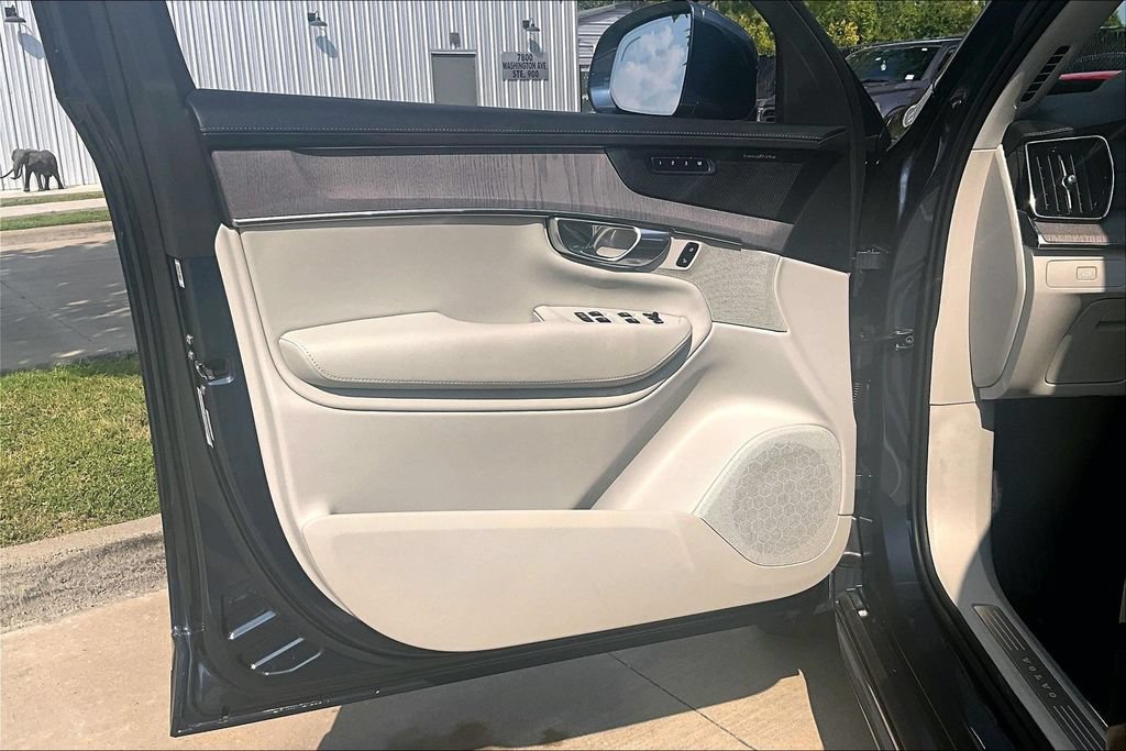 Certified 2026 Volvo XC90 B6 Ultra AWD/4WD image 24