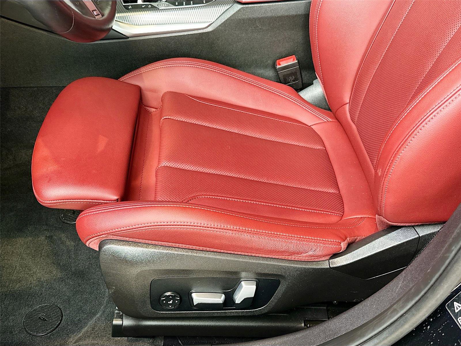 Certified 2023 BMW 330i xDrive Sedan w/ M Sport Package image 19