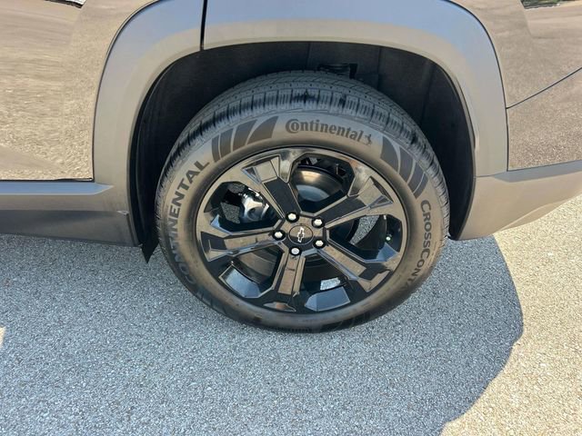 New 2026 Chevrolet Equinox LT w/ Convenience Package II AWD/4WD image 12