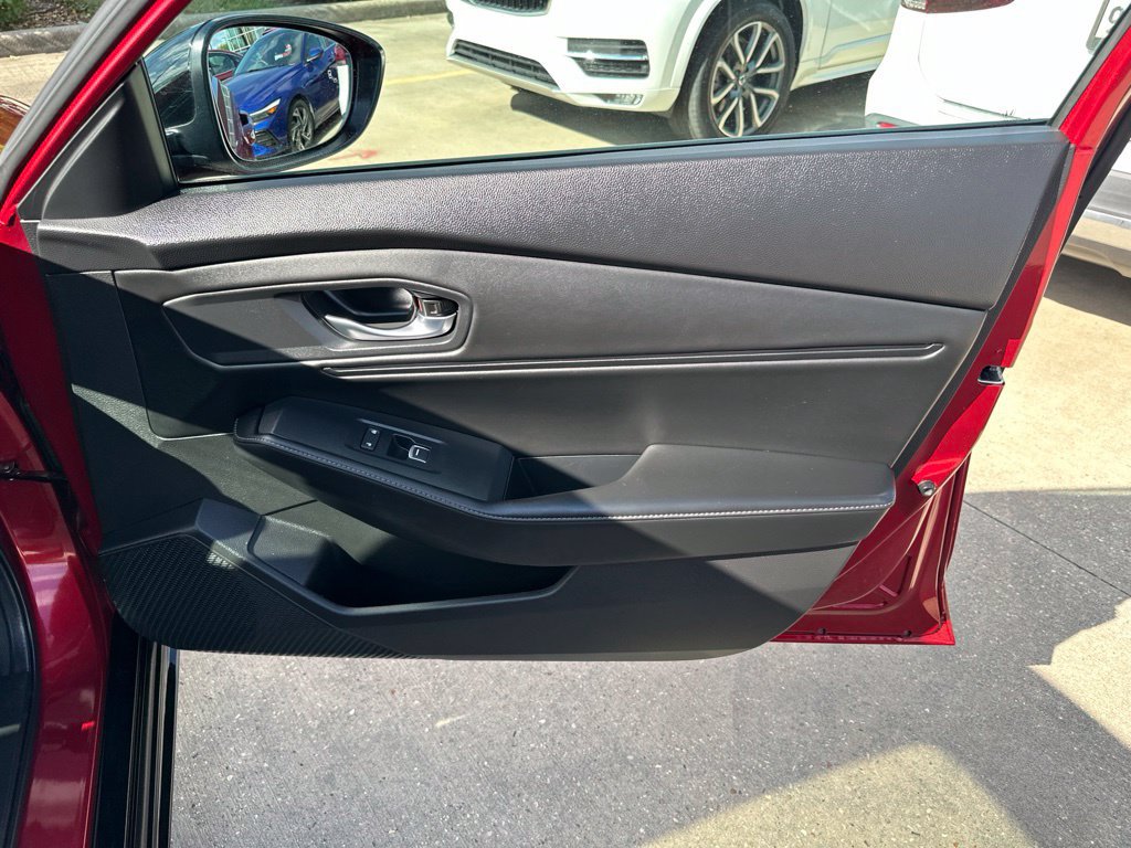 Used 2025 Honda Accord Sport image 37