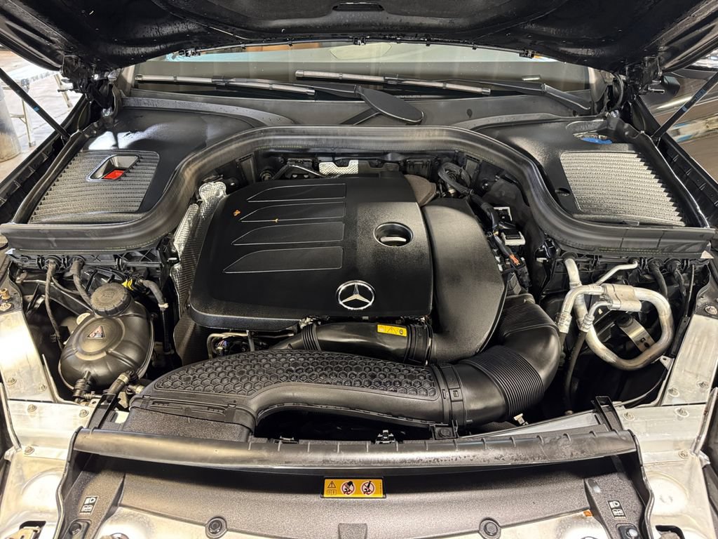Used 2023 Mercedes-Benz GLC 300 4MATIC Coupe image 27